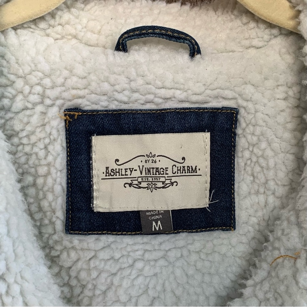 Ashley Vintage Charm lined jean jacket // size medium - Picture 2 of 10